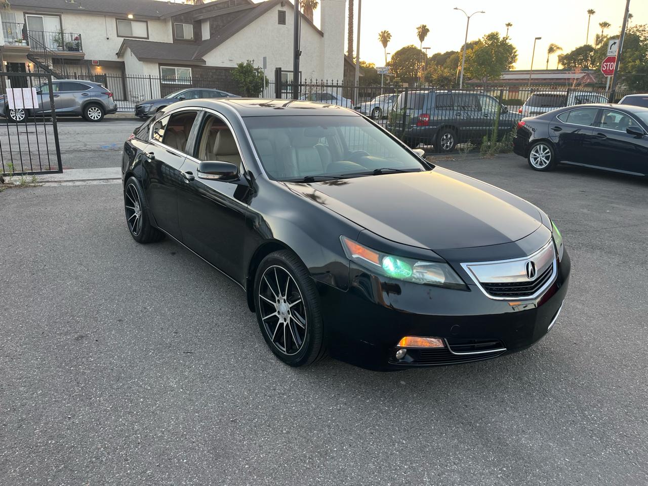 Acura TL 6-Speed AT with Tech Package and 18-In. WP 2012