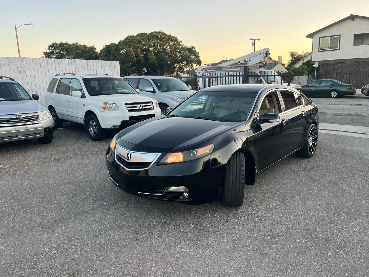Acura TL 6-Speed AT with Tech Package and 18-In. WP 2012