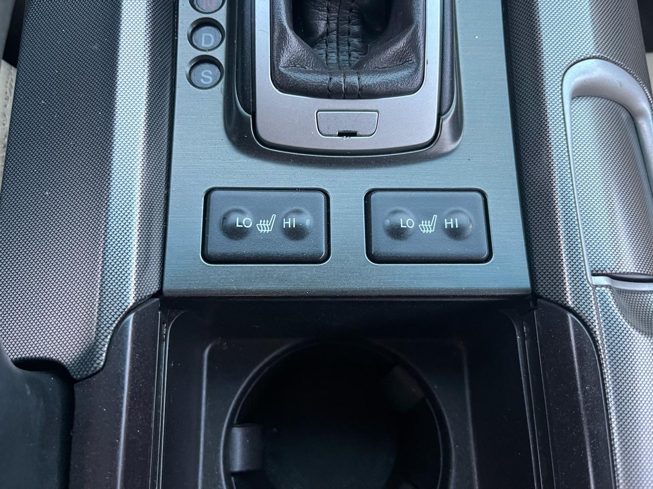 Acura TL 6-Speed AT with Tech Package and 18-In. WP 2012