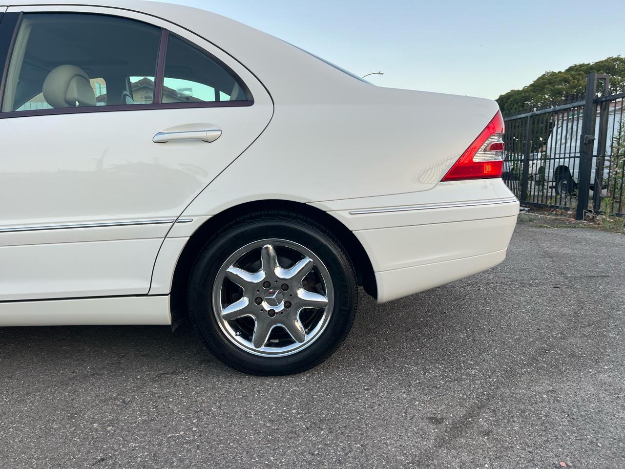 Mercedes-Benz C-Class C240 Sedan 2004