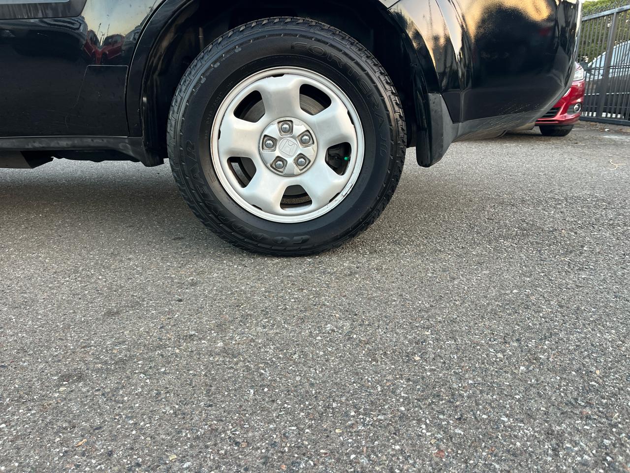 Honda Pilot LX 2WD 5-Spd AT 2011