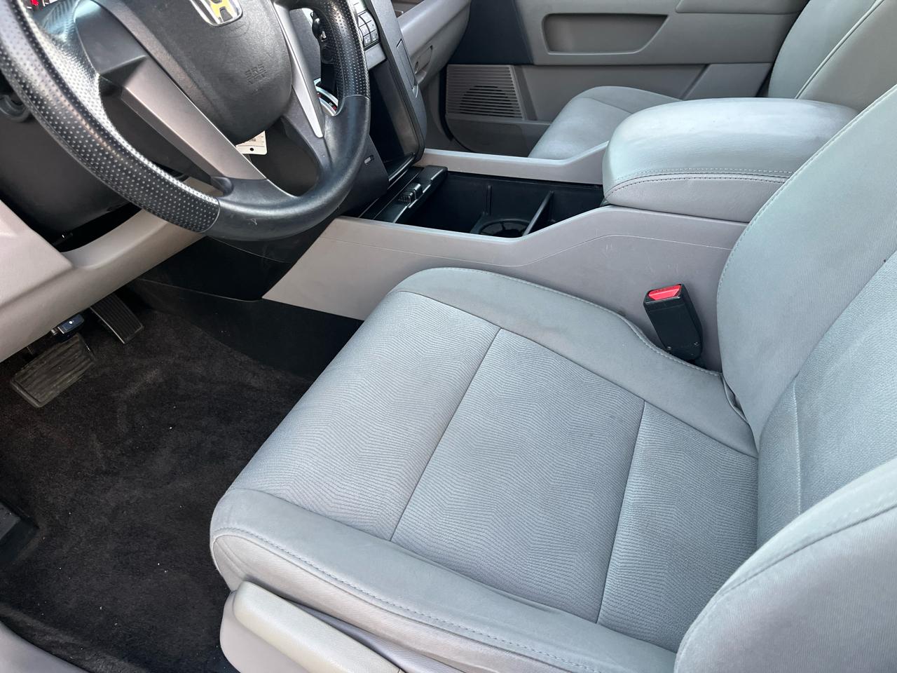 Honda Pilot LX 2WD 5-Spd AT 2011