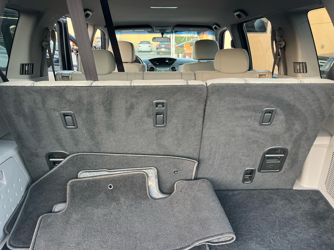 Honda Pilot LX 2WD 5-Spd AT 2011