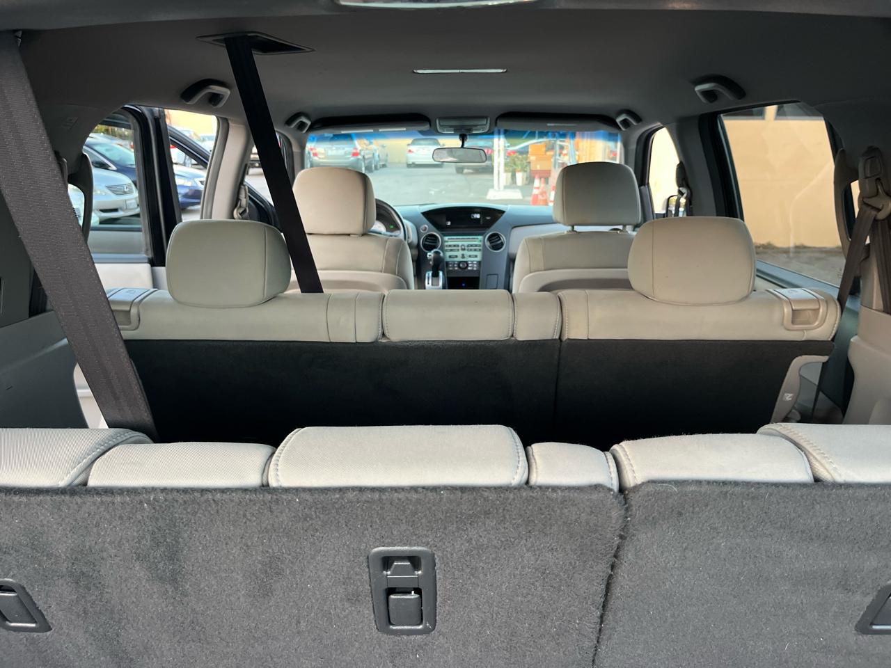 Honda Pilot LX 2WD 5-Spd AT 2011