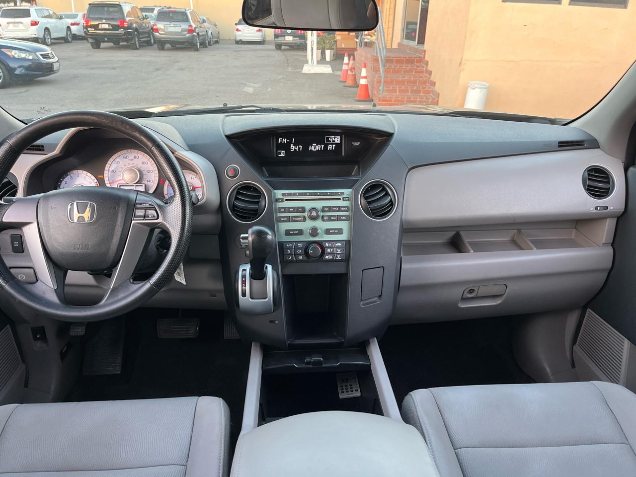 Honda Pilot LX 2WD 5-Spd AT 2011
