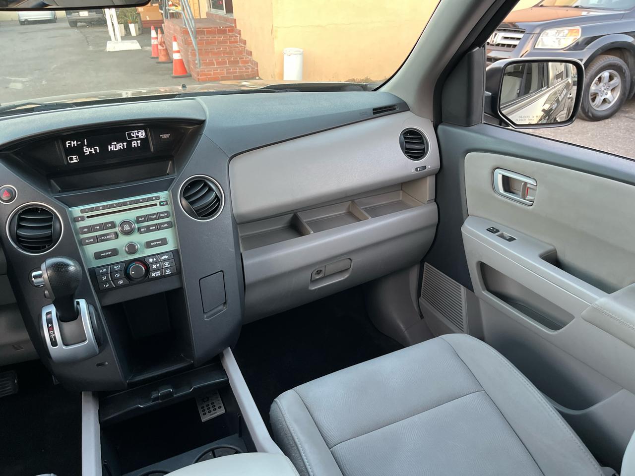 Honda Pilot LX 2WD 5-Spd AT 2011