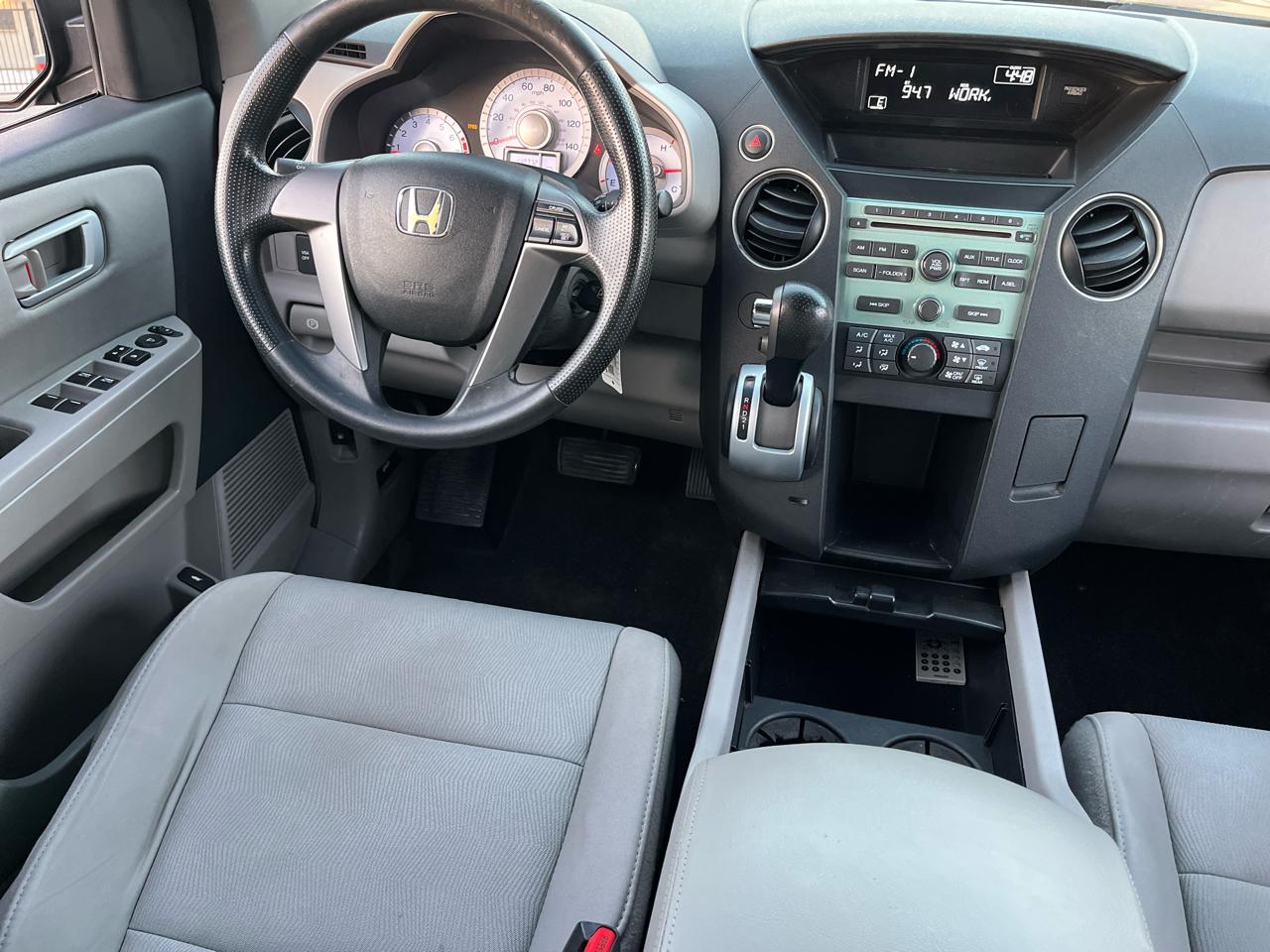Honda Pilot LX 2WD 5-Spd AT 2011
