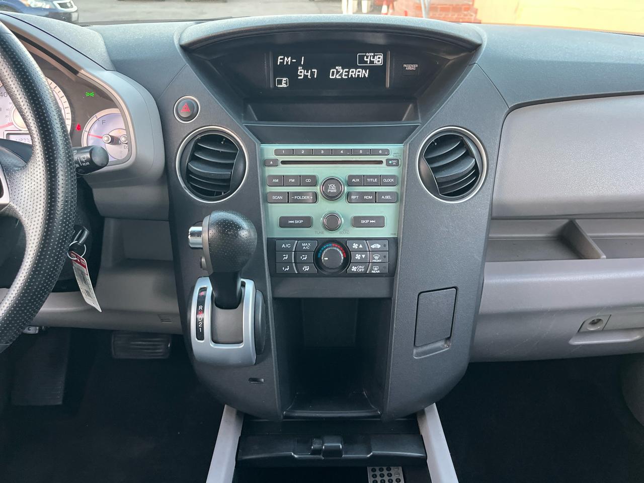 Honda Pilot LX 2WD 5-Spd AT 2011