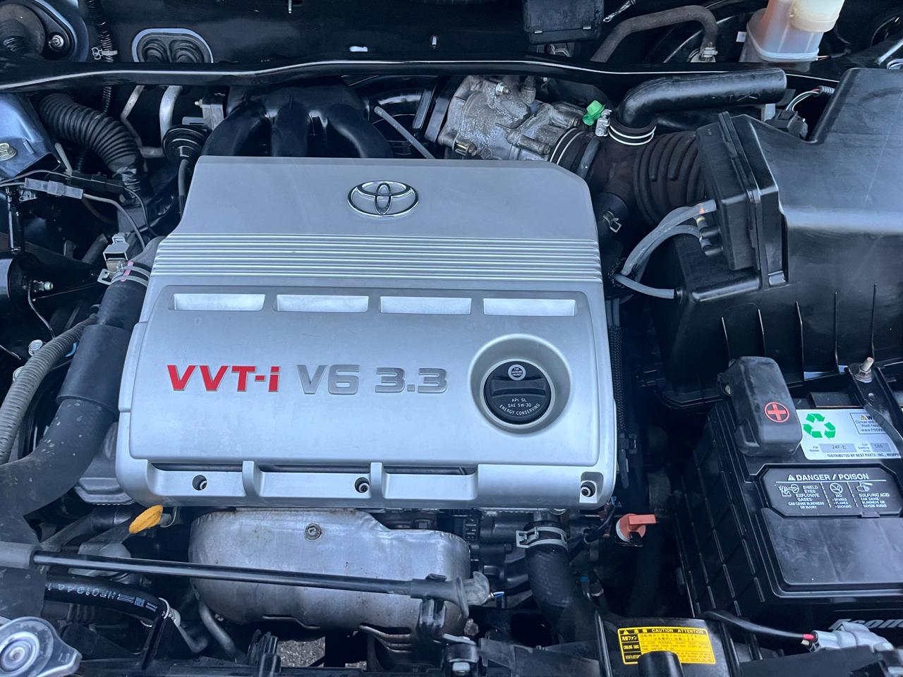 Toyota Highlander V6 2WD with 3rd-Row Seat 2005