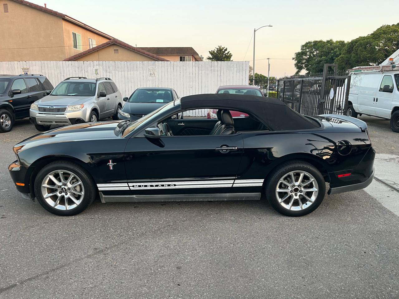 Ford Mustang V6 Convertible 2010