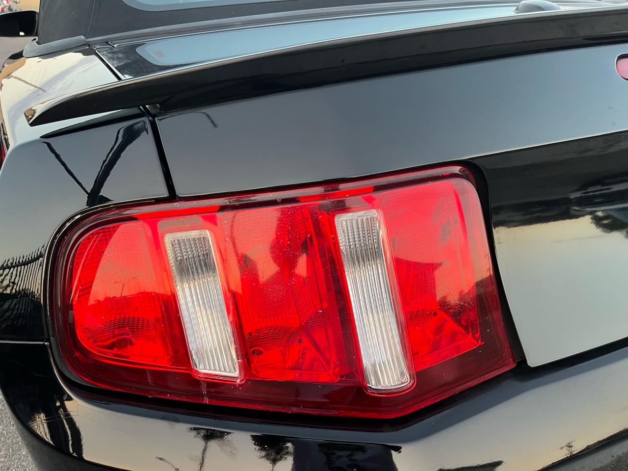 Ford Mustang V6 Convertible 2010