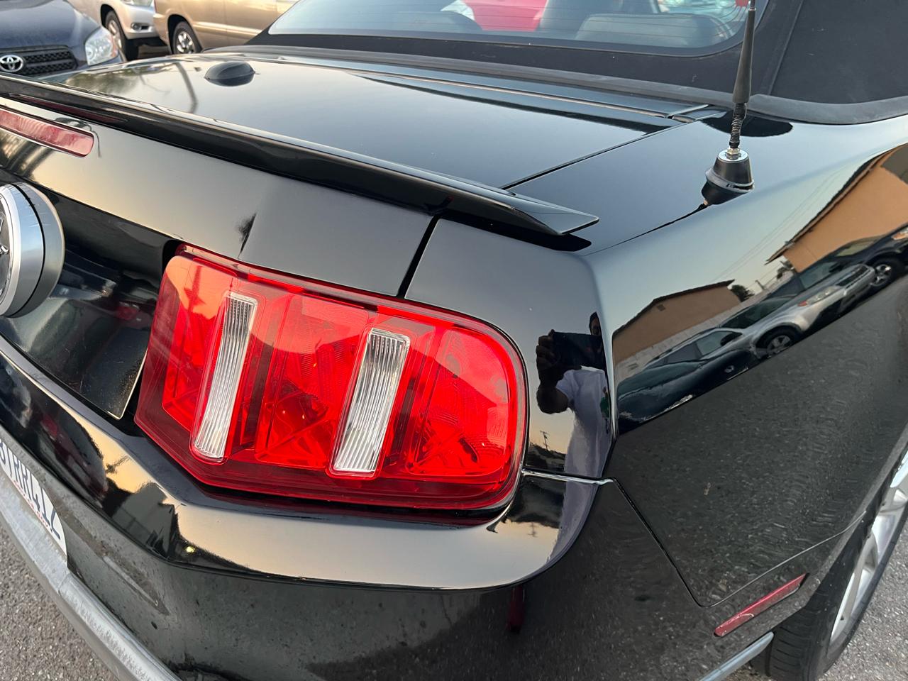Ford Mustang V6 Convertible 2010