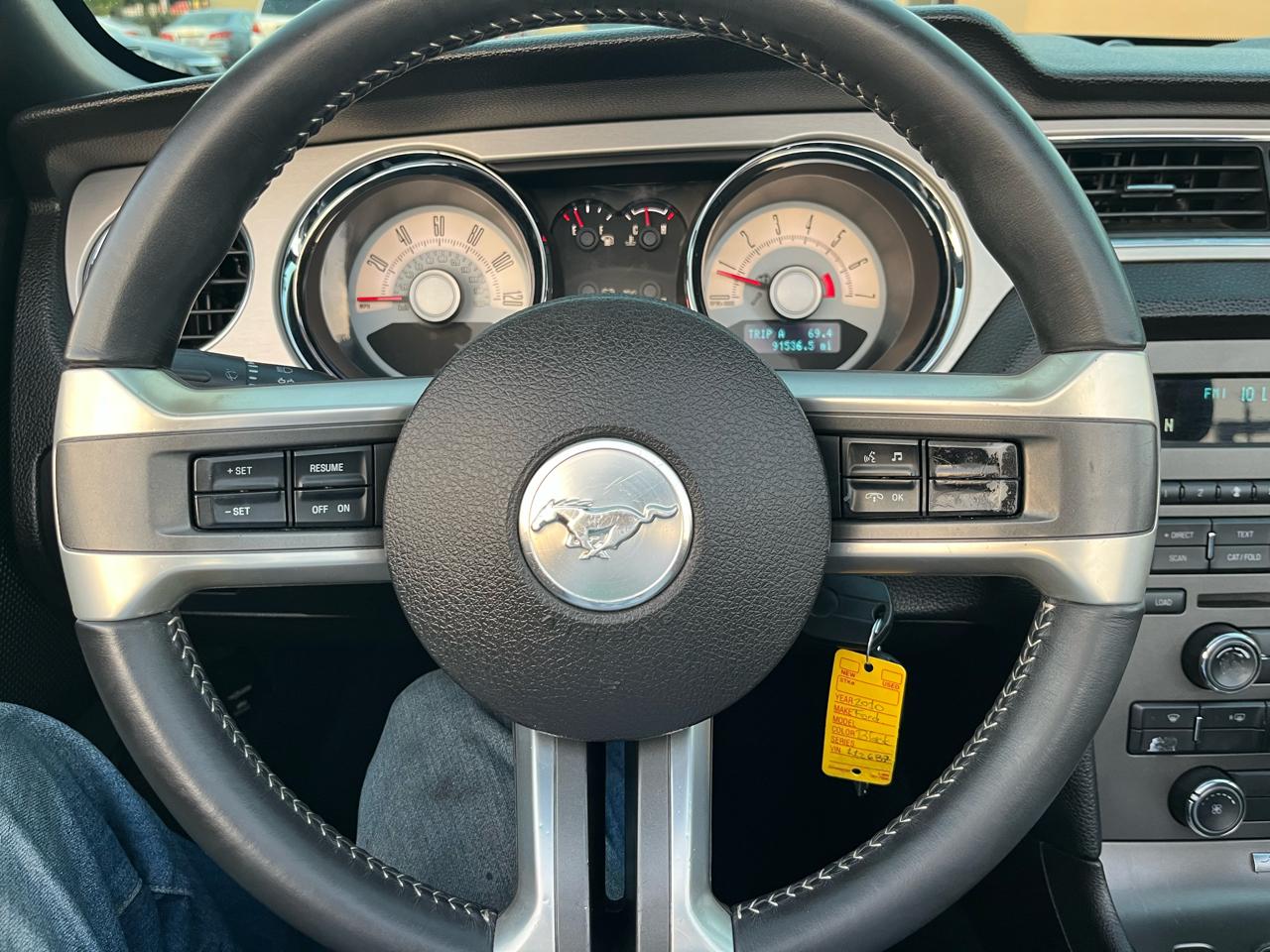 Ford Mustang V6 Convertible 2010