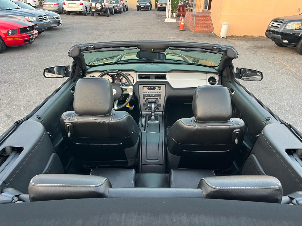 Ford Mustang V6 Convertible 2010