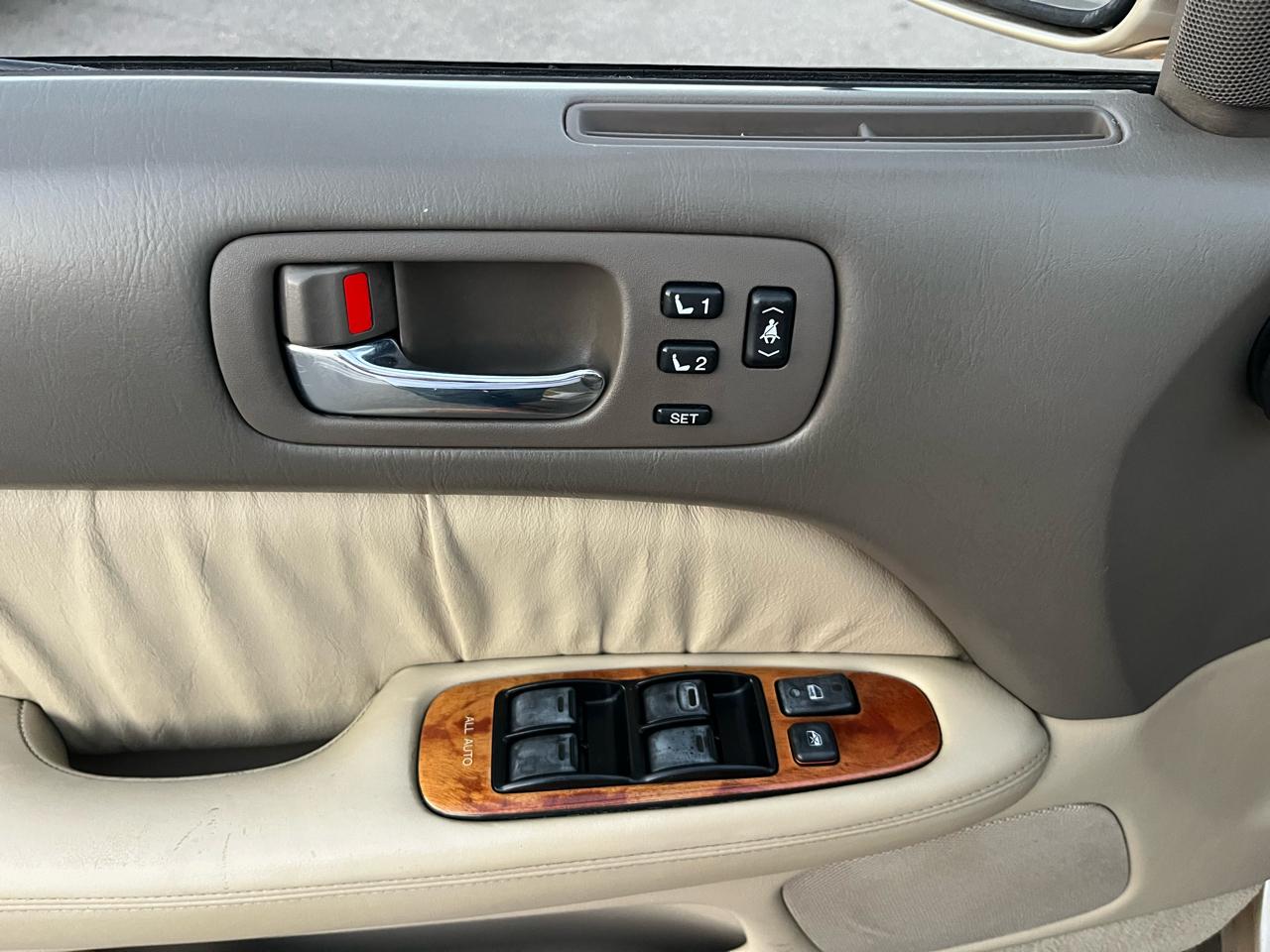 Lexus LS 400 Base 1999