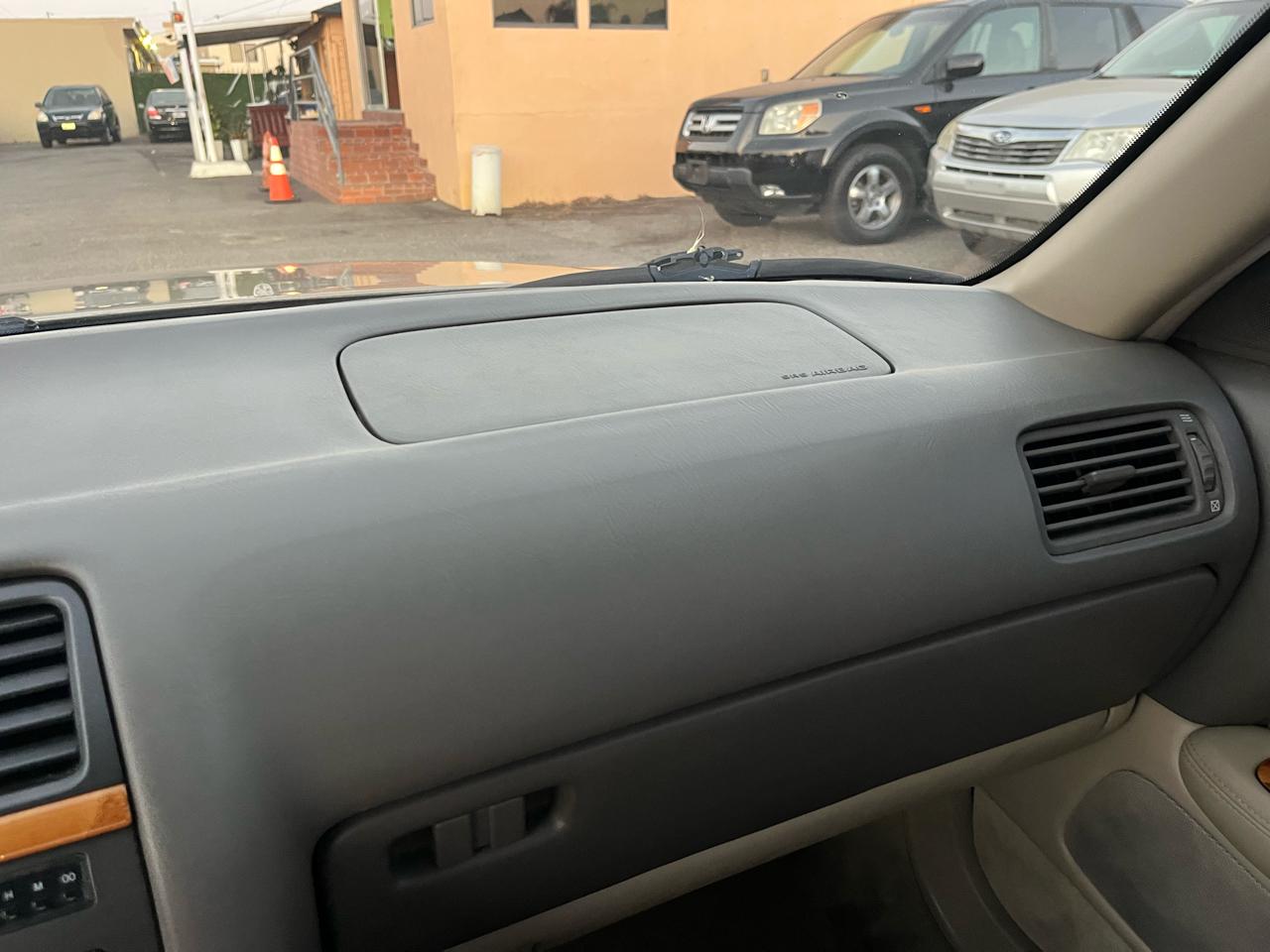 Lexus LS 400 Base 1999