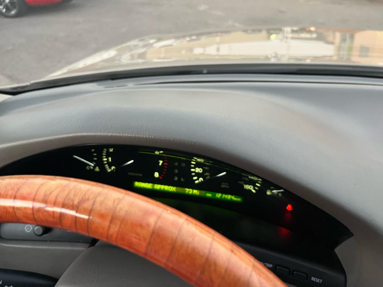 Lexus LS 400 Base 1999