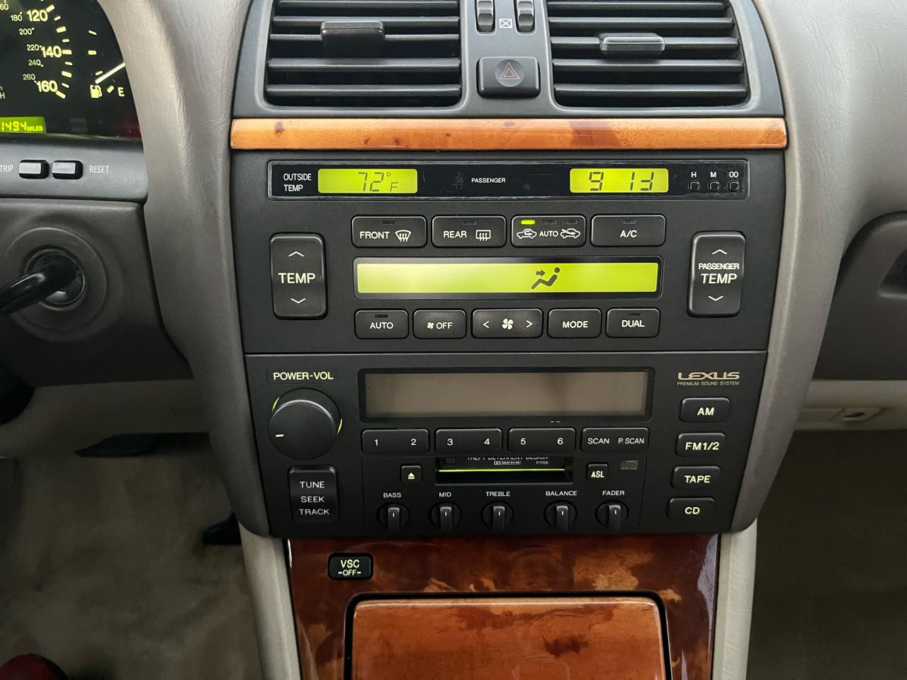 Lexus LS 400 Base 1999