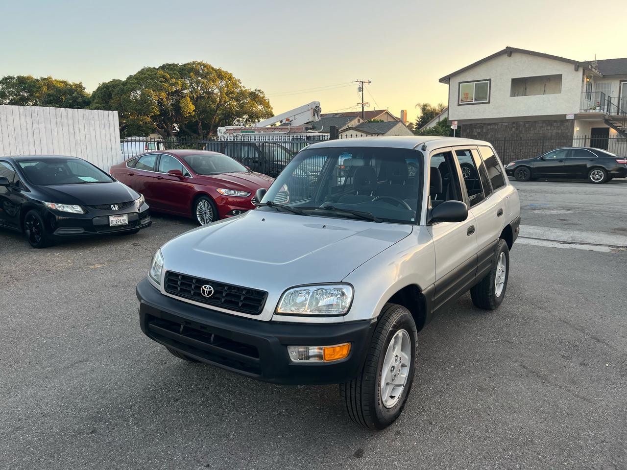 1998 Toyota RAV4 4-Door 2WD