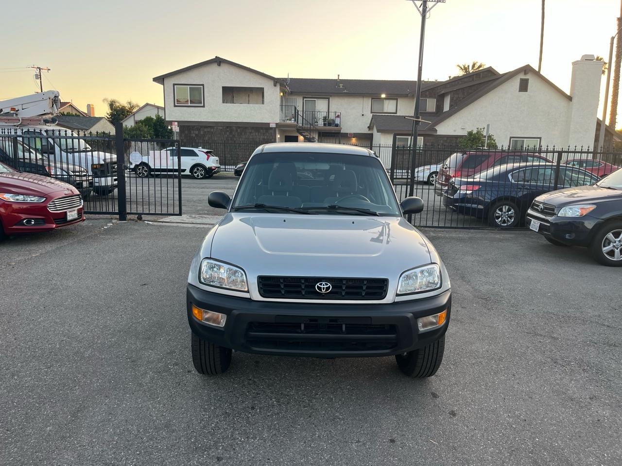 Toyota RAV4 4-Door 2WD 1998