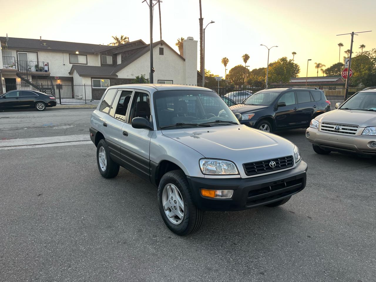 Toyota RAV4 4-Door 2WD 1998
