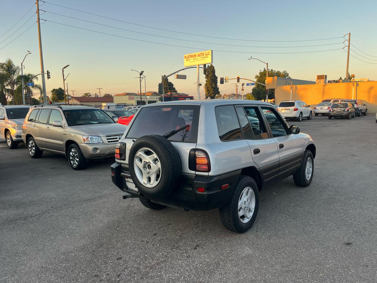 Toyota RAV4 4-Door 2WD 1998