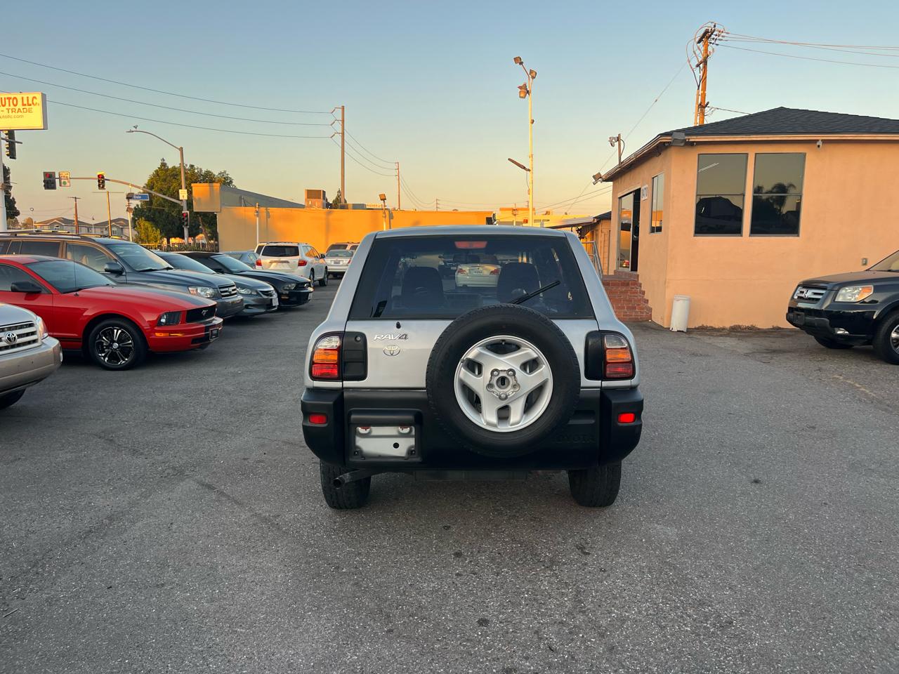 Toyota RAV4 4-Door 2WD 1998