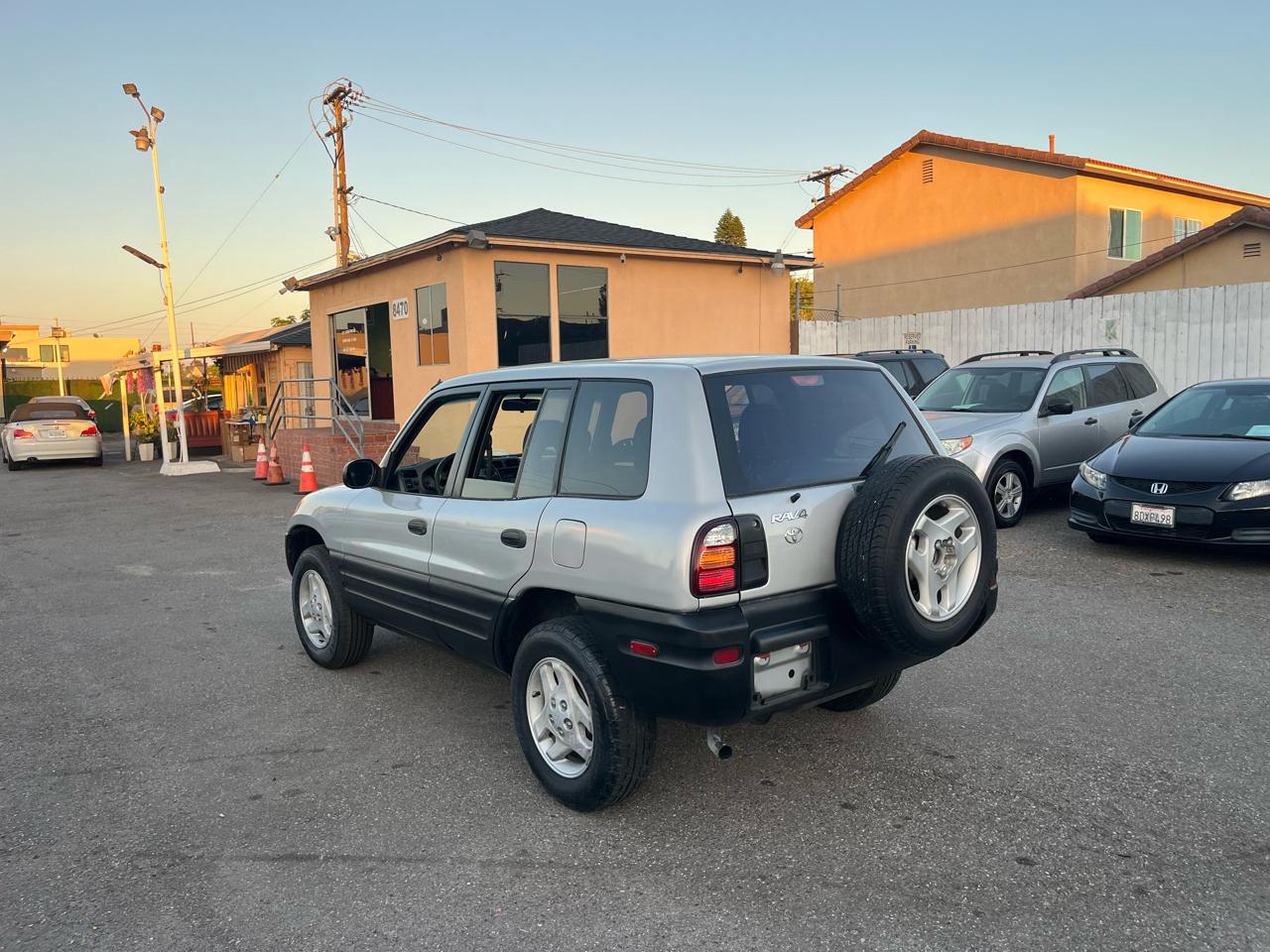 Toyota RAV4 4-Door 2WD 1998