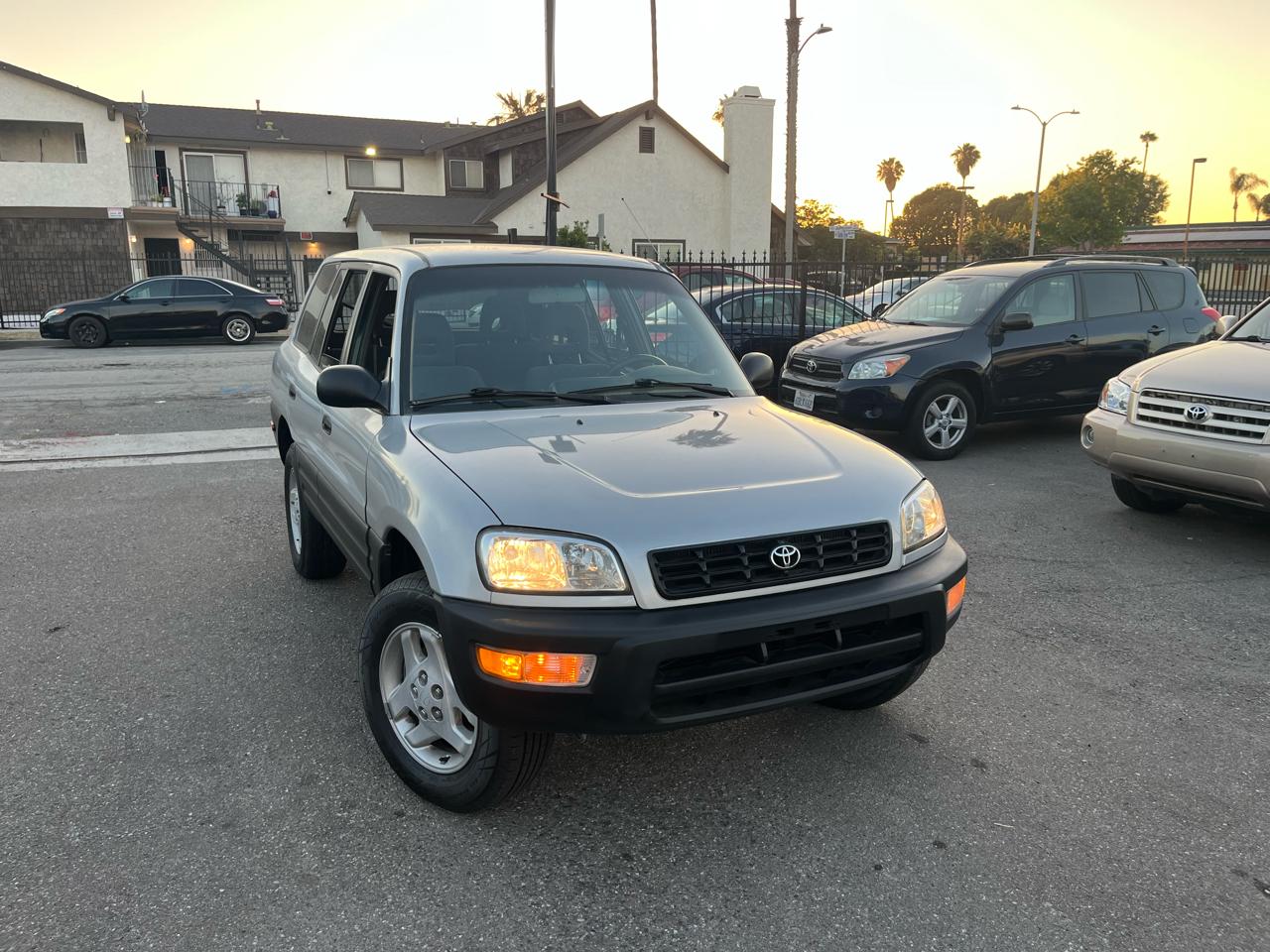 Toyota RAV4 4-Door 2WD 1998