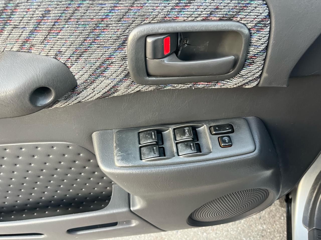Toyota RAV4 4-Door 2WD 1998