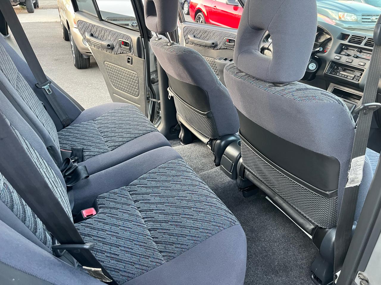 Toyota RAV4 4-Door 2WD 1998