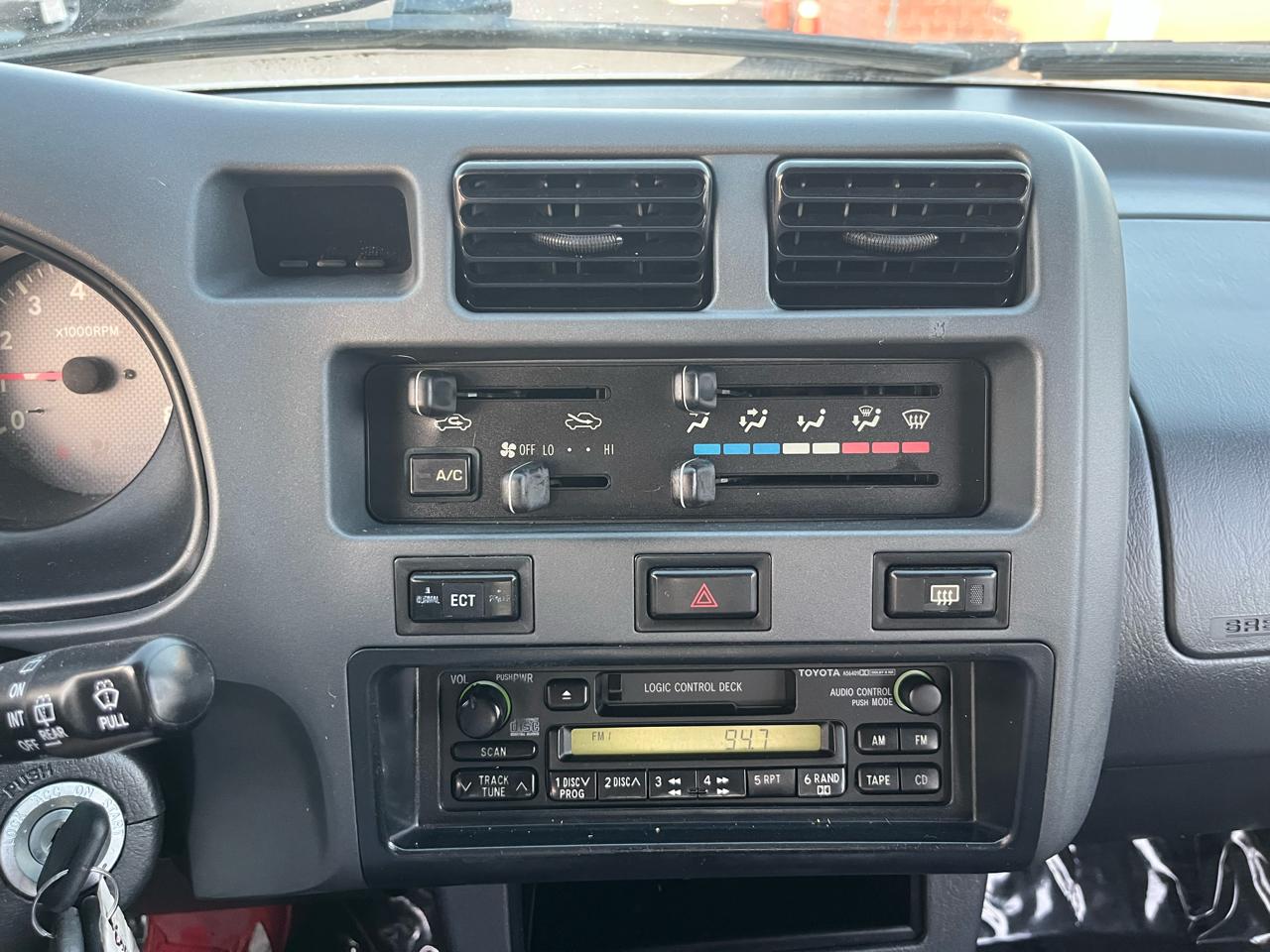 Toyota RAV4 4-Door 2WD 1998