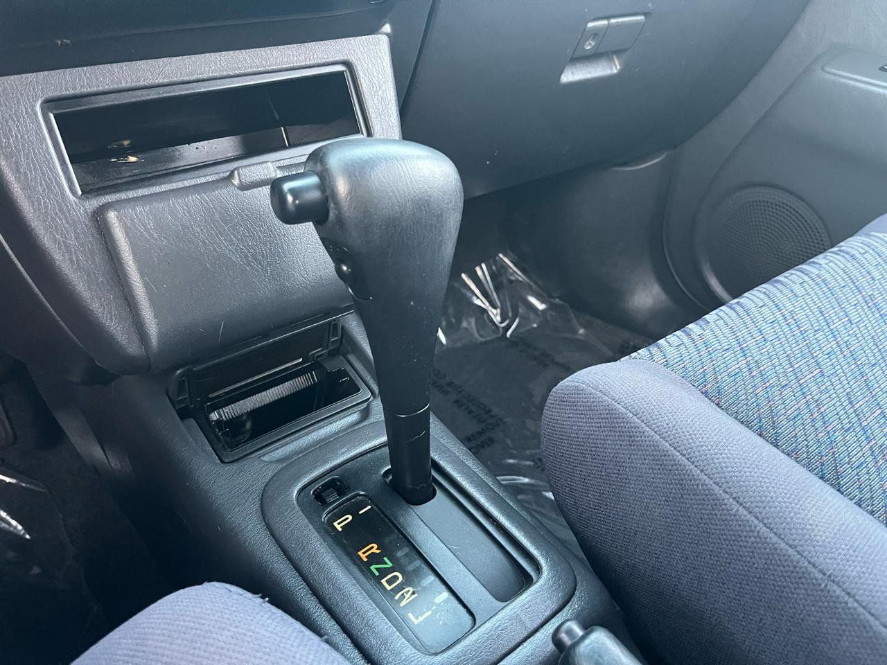 Toyota RAV4 4-Door 2WD 1998