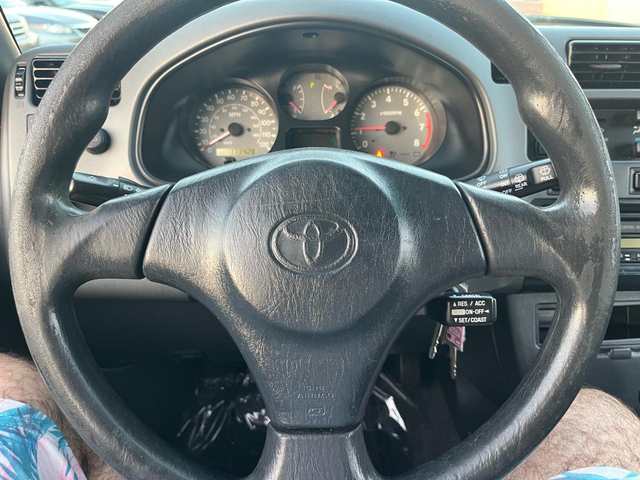 Toyota RAV4 4-Door 2WD 1998