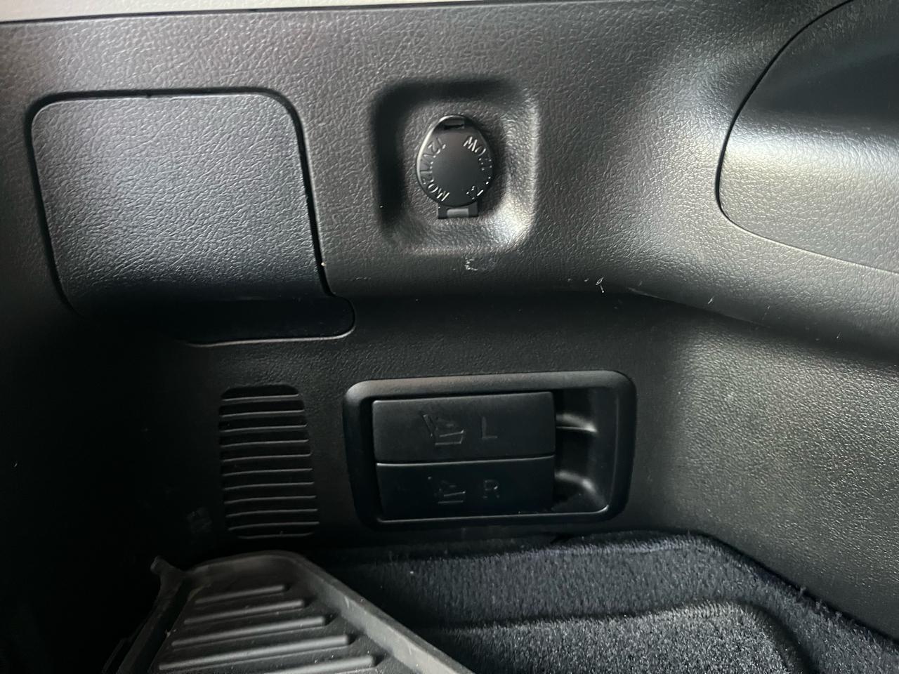 Toyota Highlander Sport 2WD 2008
