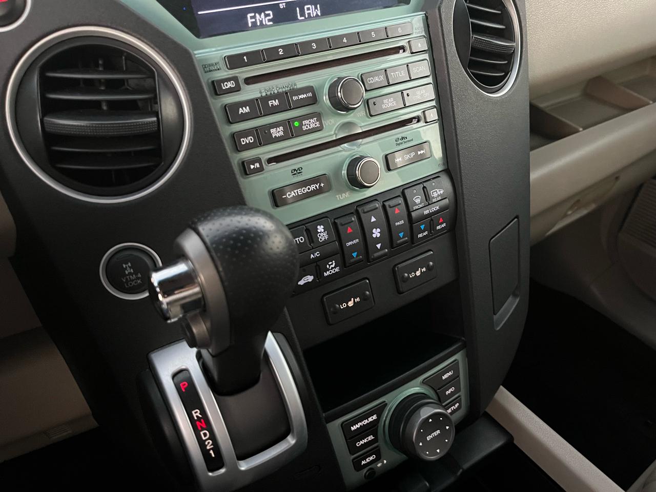 Honda Pilot Touring 4WD with DVD 2009