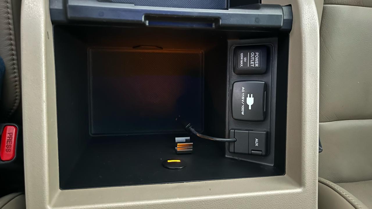 Honda Pilot Touring 4WD with DVD 2009