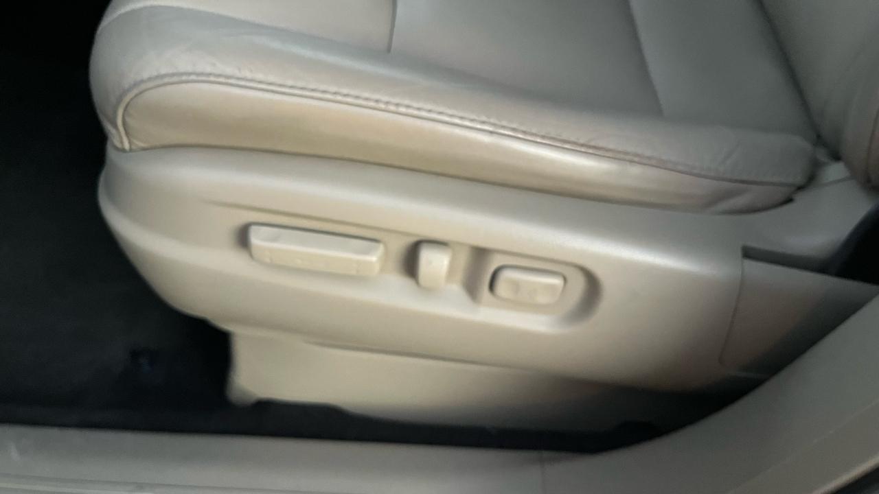Honda Pilot Touring 4WD with DVD 2009
