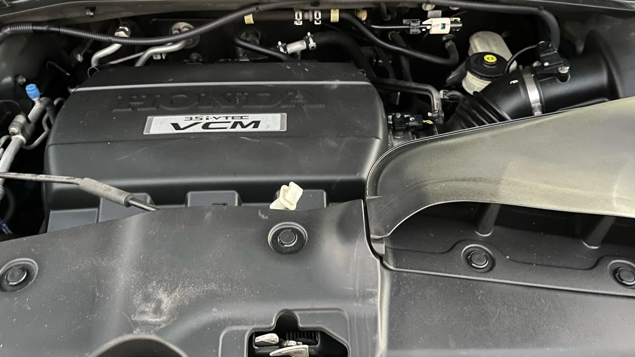 Honda Pilot Touring 4WD with DVD 2009