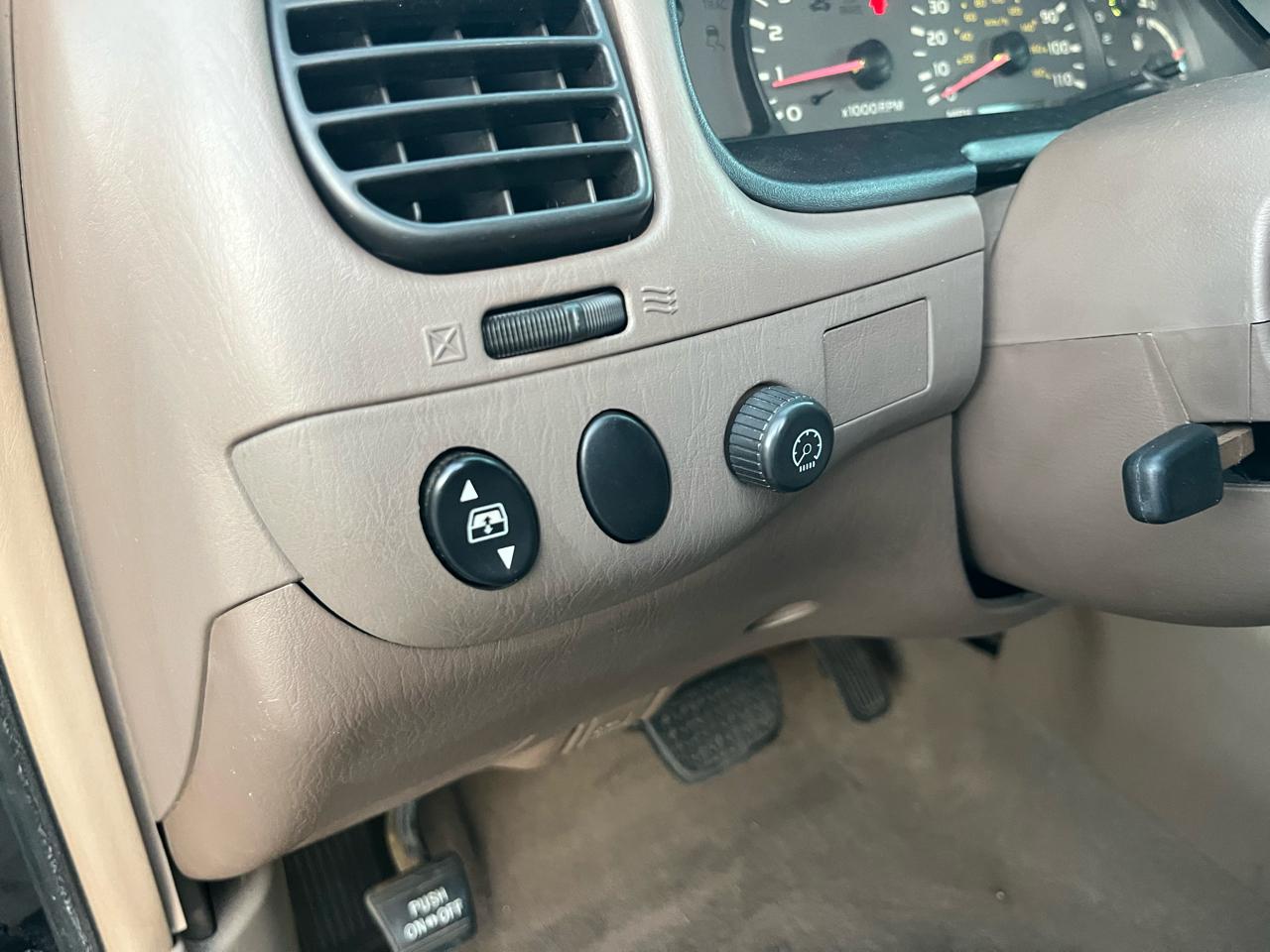 Toyota Sequoia Limited 2WD 2002