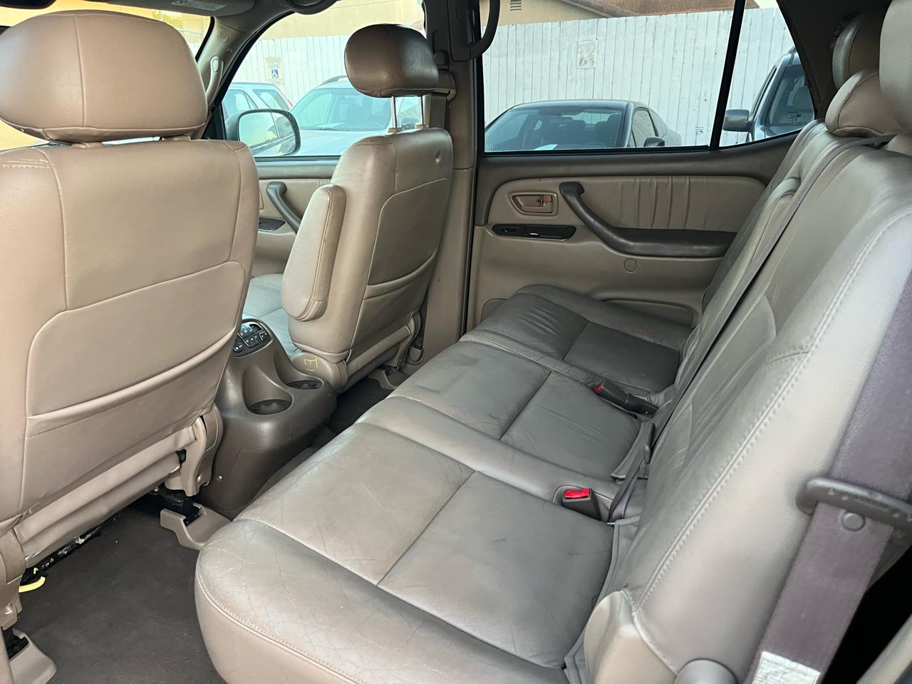 Toyota Sequoia Limited 2WD 2002
