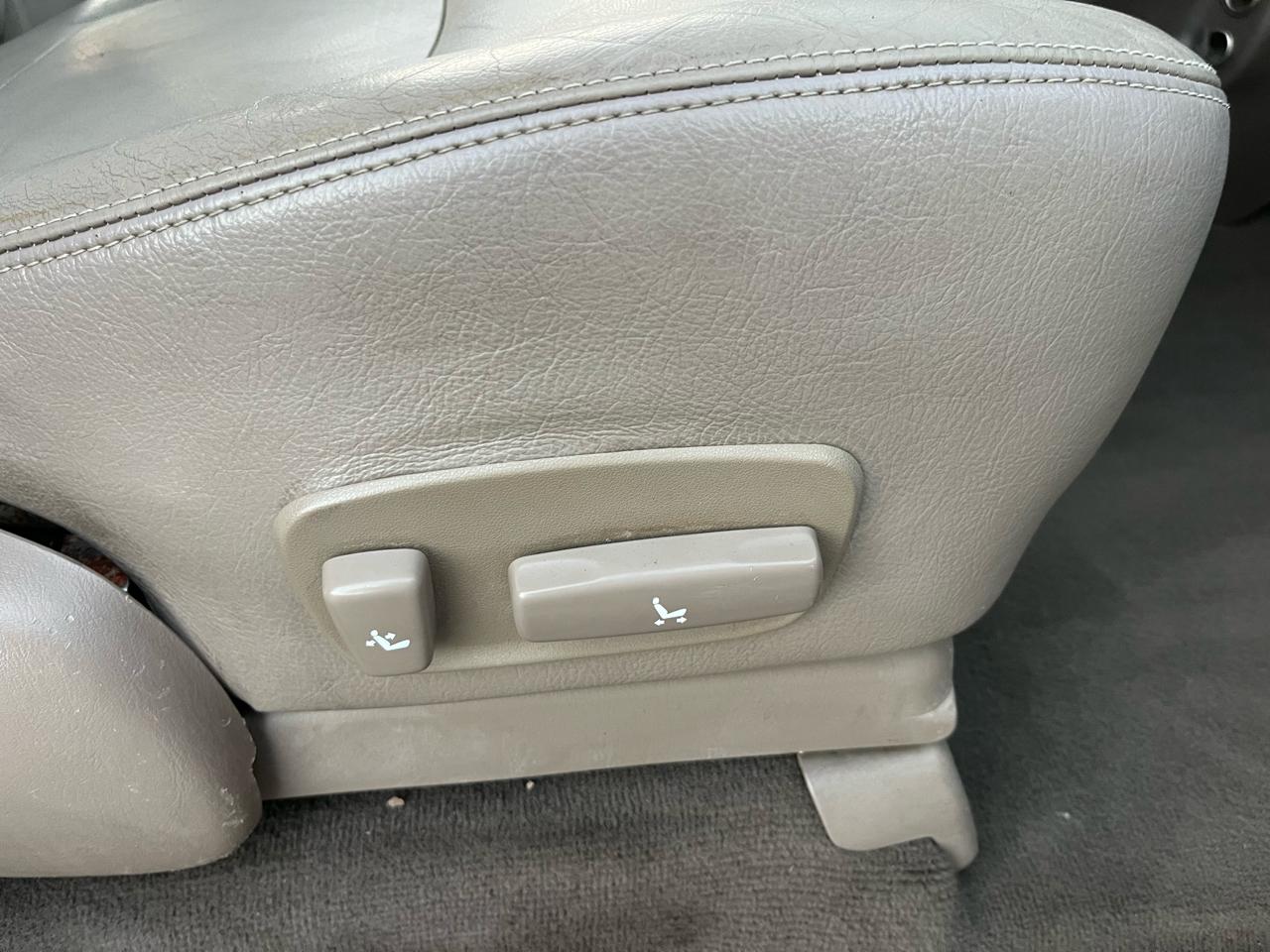 Toyota Sequoia Limited 2WD 2002