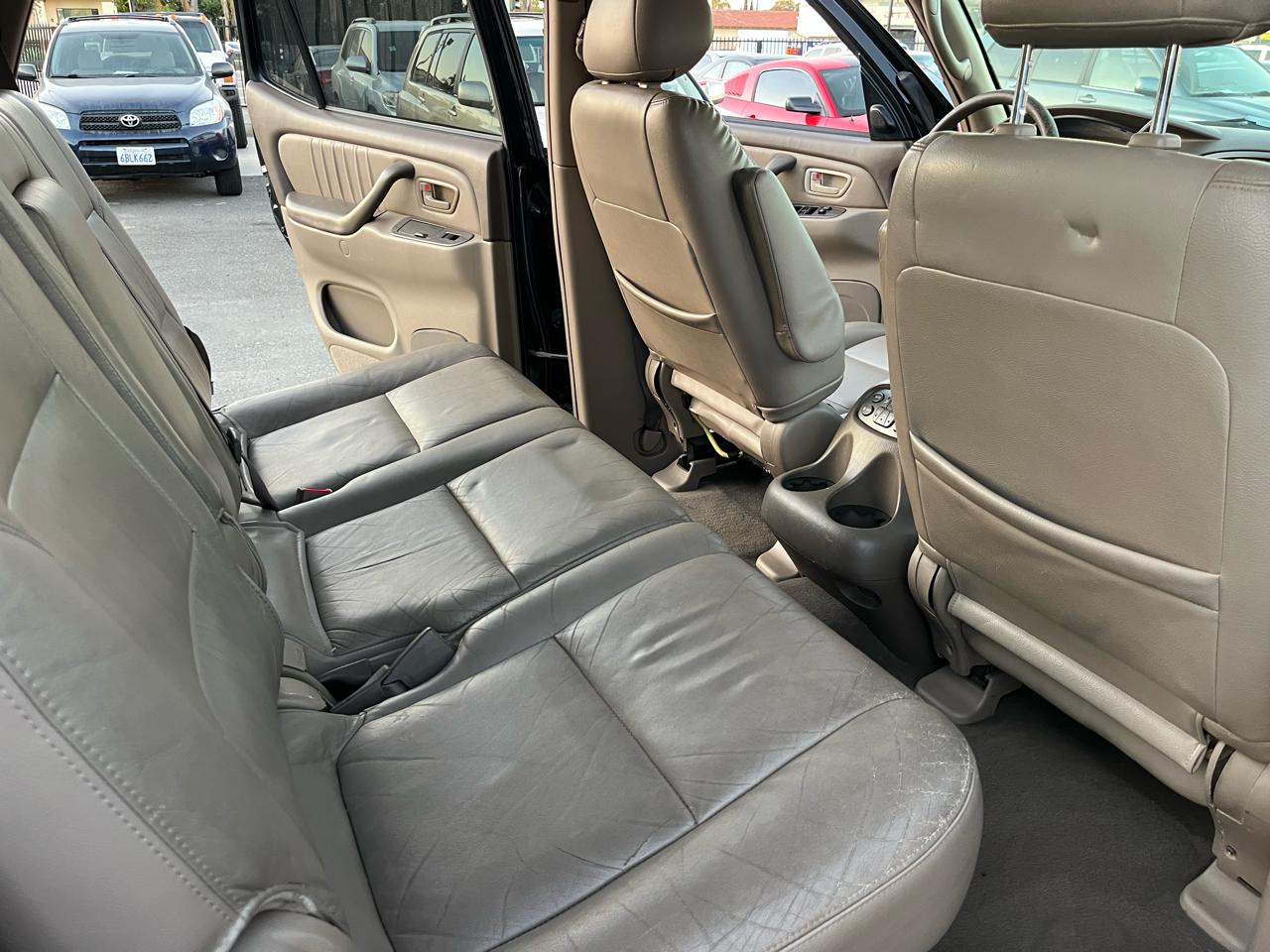 Toyota Sequoia Limited 2WD 2002