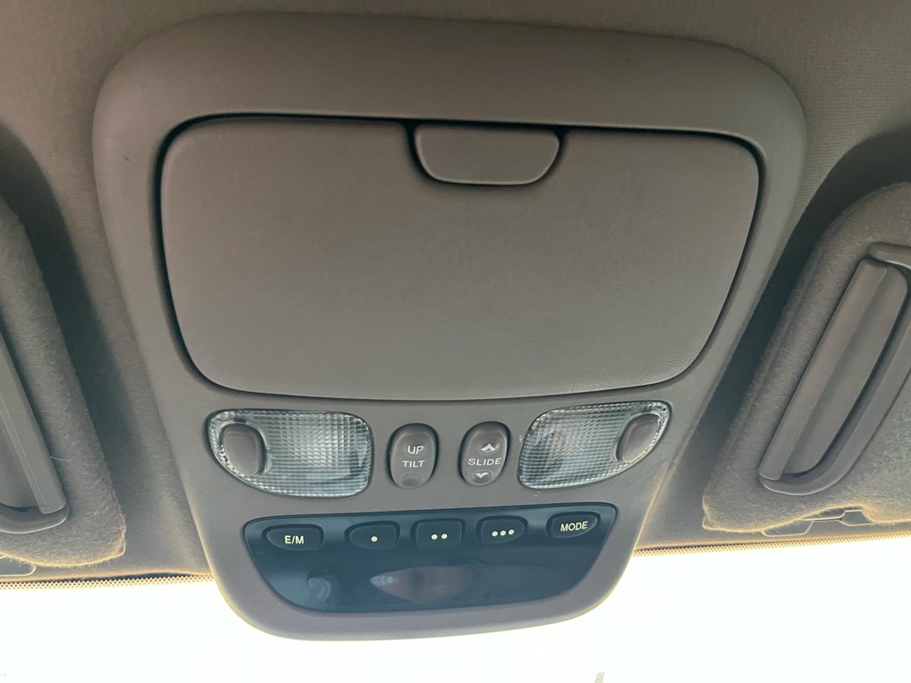 Toyota Sequoia Limited 2WD 2002