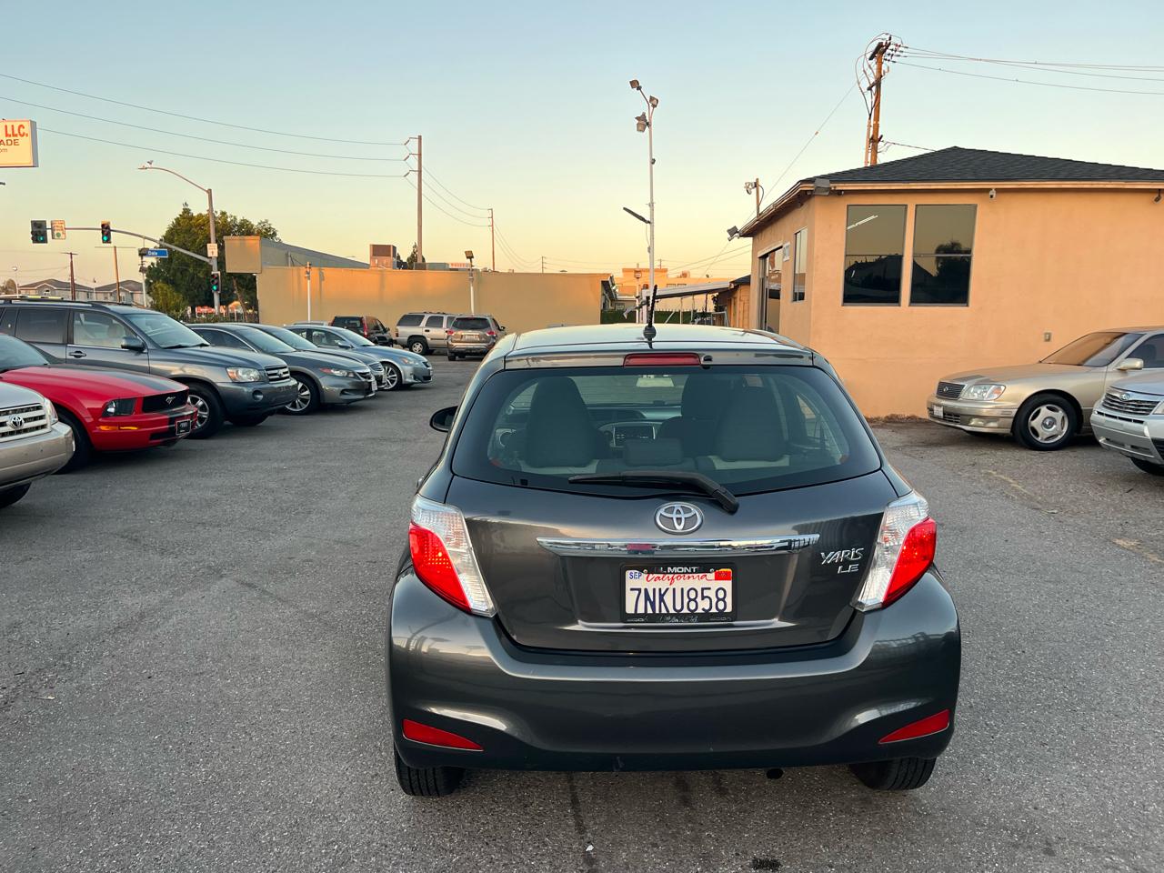 Toyota Yaris L 5-Door AT 2014