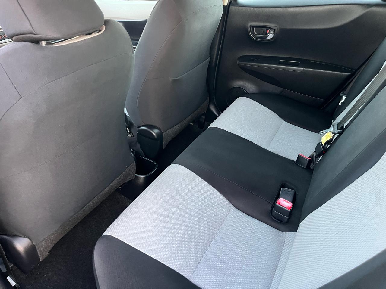 Toyota Yaris L 5-Door AT 2014