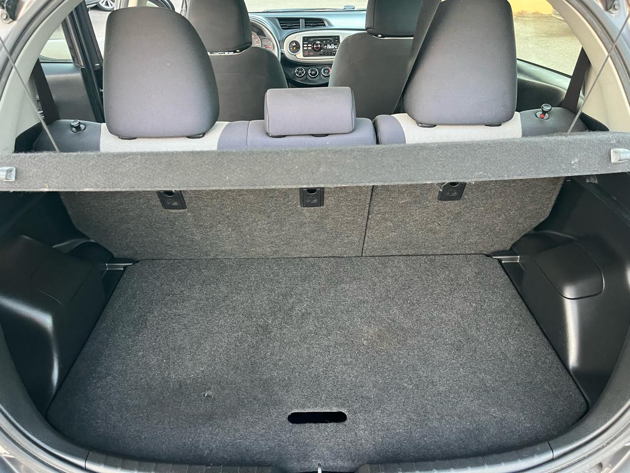 Toyota Yaris L 5-Door AT 2014