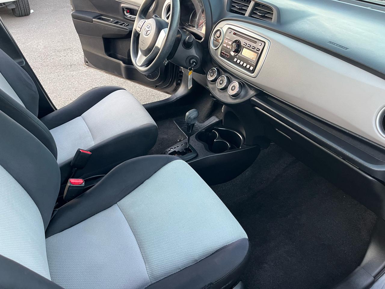 Toyota Yaris L 5-Door AT 2014
