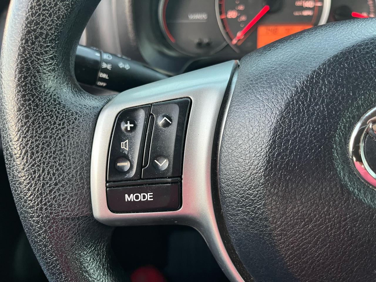 Toyota Yaris L 5-Door AT 2014