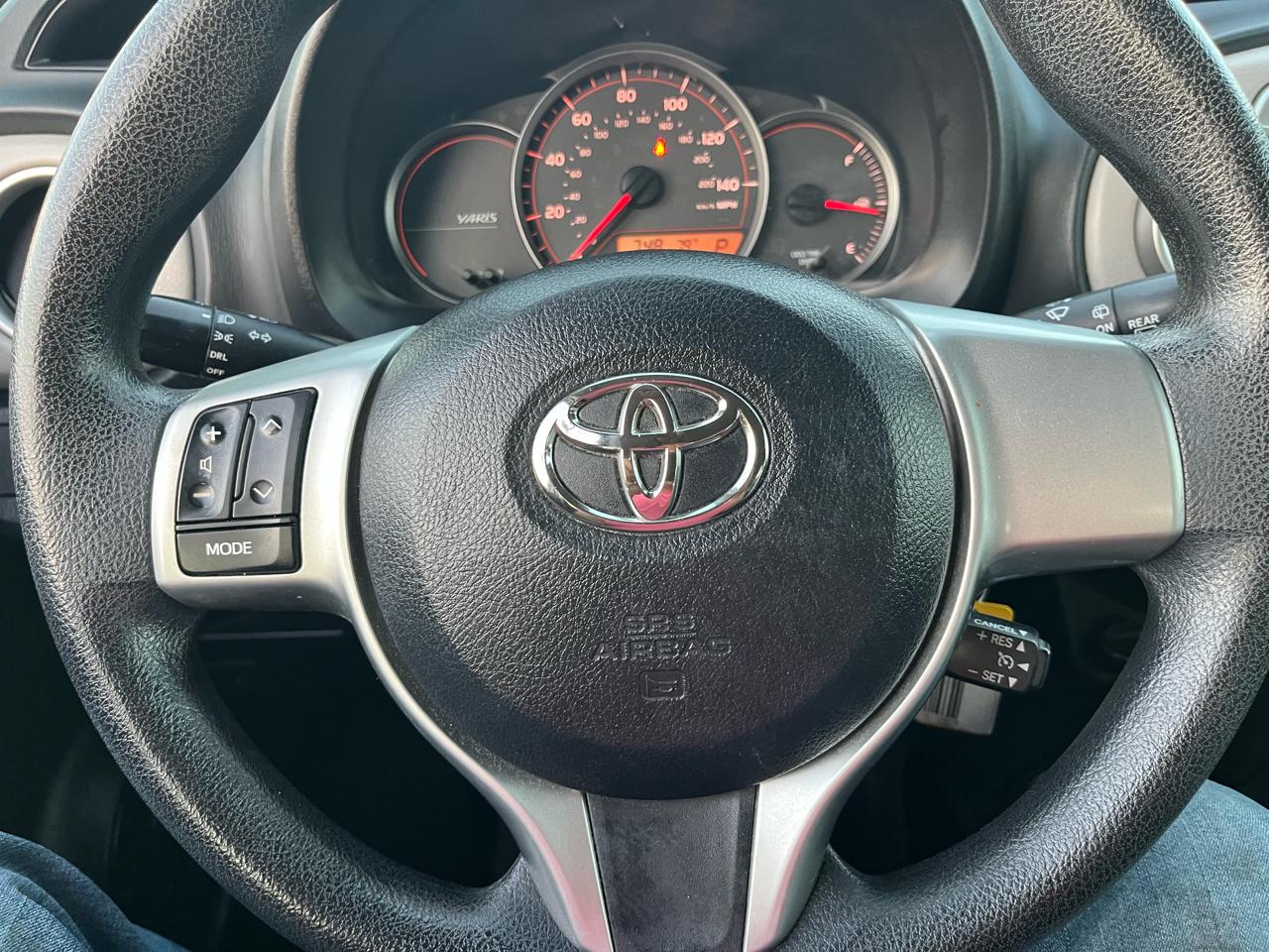 Toyota Yaris L 5-Door AT 2014